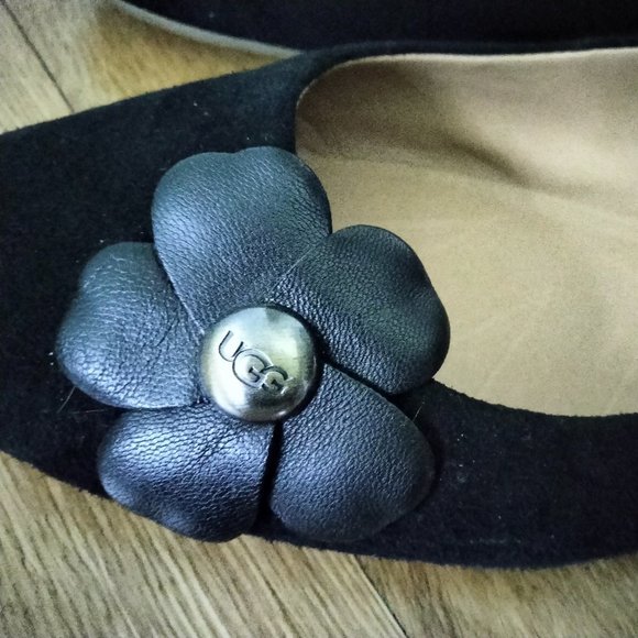 UGGs Black Suede Flats Size 8.5 - Picture 9 of 14